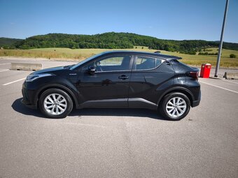 Toyota C-HR 1.8 Hybrid E-CVT rok 2021 - 2