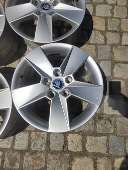 prodám orig alu 16 škoda Octavia 3 Ilias 5x112 ET 46 - 2