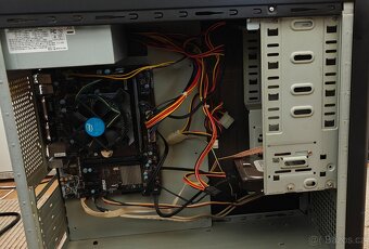 PC Intel Pentium G4600 + Monitor LG + repráčky Labtec - 2