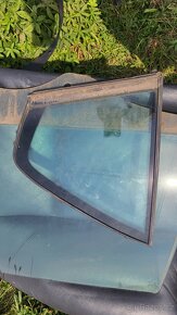 Zadní levé dveřní sklo - 2