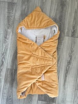 Miminko holčička 0-6 M - top stav - 2