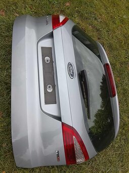 Ford   mondeo   mk 4    pate vrata   cen 2300 kč - 2