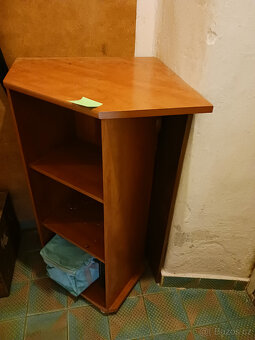 Rohová komoda - skříňka s policemi - 2