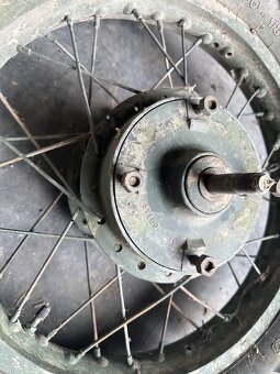 Predám zadní kolo + brzdový štít YAMAHA XT 600 - 2