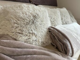 Sada na vytvoření “gauče z postele” - 2