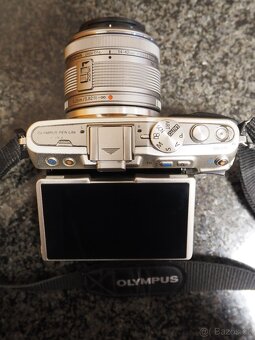 OLYMPUS PEN Lite E-PL5 + objektiv M.ZUIKO DIGITAL 14-42 mm - 2
