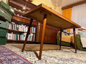 Dýhovaný konferenční stůl - 2