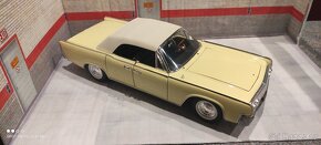 Lincoln Continental 1:18 Ricko - 2