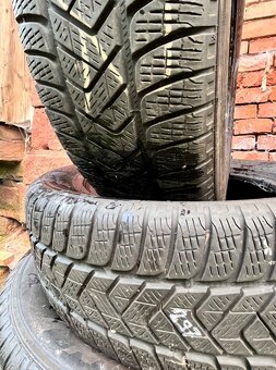 215/65 R17 Pirelli Scorpion - DOT 2021 - 2
