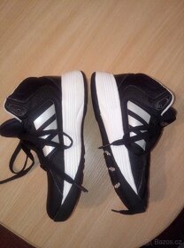 Basketbalové boty Adidas CLOUDFOAM ILATION MID K, vel.31 - 2