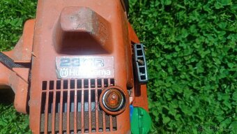 Husqvarna 235R a Riwall - 2