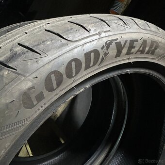 Letní pneu 235/45 R20 100V Goodyear 5mm - 2