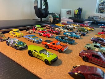 Hot Wheels sbírka aut (roky 2008-2018) - 2