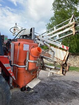 Prodám nesený postřikovač za traktor 15 metrový - 2