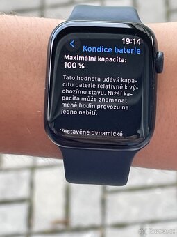 Apple Watch SE (2022) 44mm Cellular černé - 2