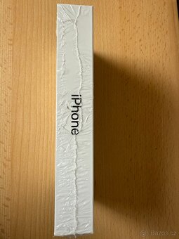 Apple iPhone 16 Pro, Black Titanium, 256GB - 2