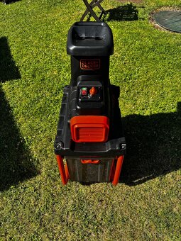 Black&Decker drtička větví,štěpkovač - 2