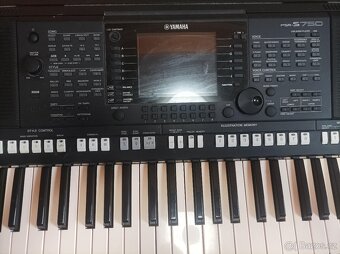 Prodám keyboard Yamaha psr - S750 - 2