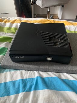 Xbox 360 Slim + Modern Warfare 3 – plně funkční - 2
