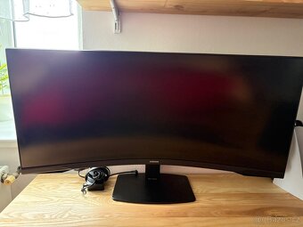 Herní monitor - 34" Samsung Odyssey G5 - 2