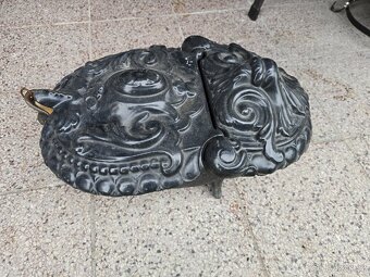 KRASNY STARY LITINOVÝ UHLÁK S LOPATKOU - 2