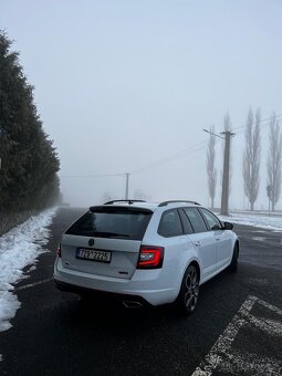 Škoda Octavia RS DSG 4x4 KOMBI CANTON TAŽNÉ PANORAMA - 2