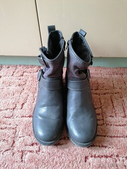 Dámské hnědé kotníkové boty vel. 39 - 2