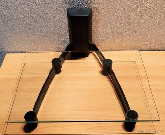 Prodám nástěnný držák na audio komponenty - 2