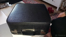 Kufříkový psací stroj ERIKA M110 - 2