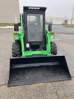 Smykový nakladač Locust 750 - 2