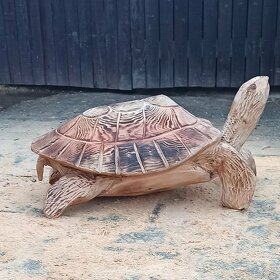 Zahradní dekorace želva motorovou pilou - 2