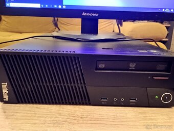 Stolní PC s monitorem, klávesnicí a myší - 2