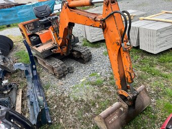Minibagr Pel-Job EB12 - 2