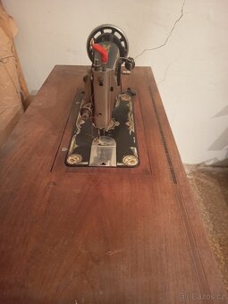 Prodám Šicí stroj MINERVA BOBBIN - zachovalý - 2