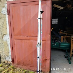 Pr.Zachovalé běžky TRAK 215 cm i s holemi. - 2
