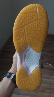 Tenisky jsou těžké Yonex - 2