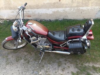 Suzuki VS 800 Intruder - 2