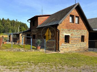 Prodej rodinného domu 6+kk situovaného na polosamotě v obci - 2