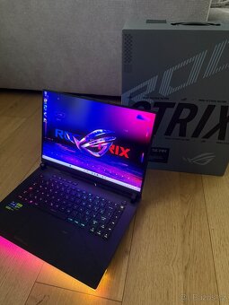 240Hz_MiniLED_RTX4080_32GB_i9-13980HX_Asus Rog Strix - 2