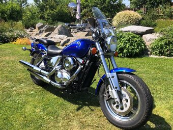 Suzuki VZ800 Marauder, krásné chromy - 2