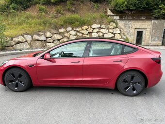 Tesla Model 3 MY21 refresh, bílý int. Long Range SoH 91% - 2