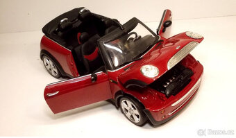 1:32 Rarita Mini Cooper Cabrio od Hot Wheels red - 2