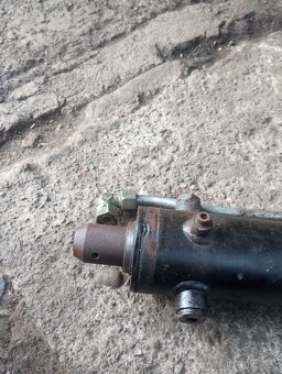 Prodám hydraulické pístnice - 2