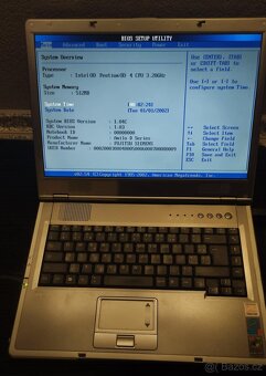 15,4" Fujitsu D1840W P4 ATI 9600 128MB ram 512MB HDD 100GB - 2