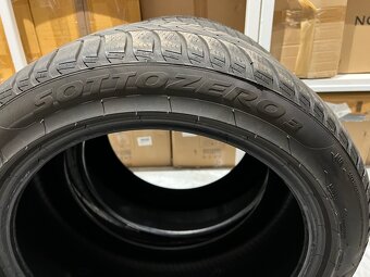 PIRELLI Winter Sottozero 3 275/40 R18 - 2