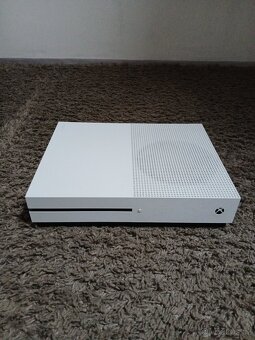 Xbox One S + Xbox Series S ovladač + dobíjecí stanice - 2