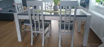 Jídelní stůl a 4-6 židlí - 2