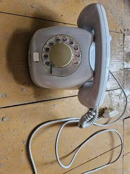 Retro telefon - 2