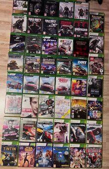 Xbox sbírka her a příslušenství - 2