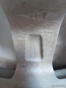 Elektrony se zimnimi pneu 225/65 R17 - 2